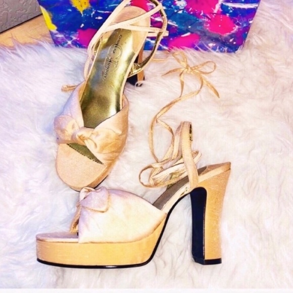 Chinese Laundry cream lace-up heels sandals NIB - Picture 4 of 16